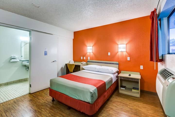 Room 4 of 21