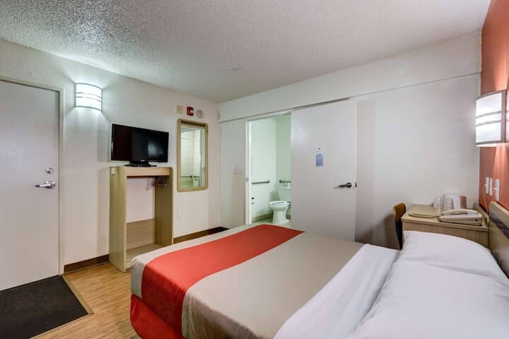 Room 5 of 21