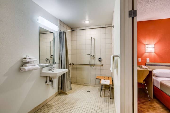 Room 11 of 21