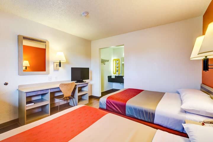 Room 8 of 21
